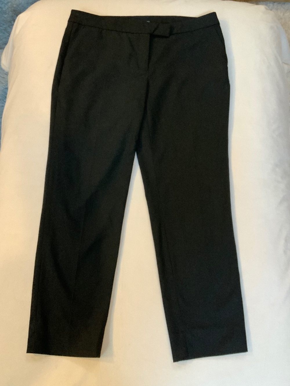 Cynthia Rowley 10 Black Capri pants Lightweight Classic Timeless Officecore